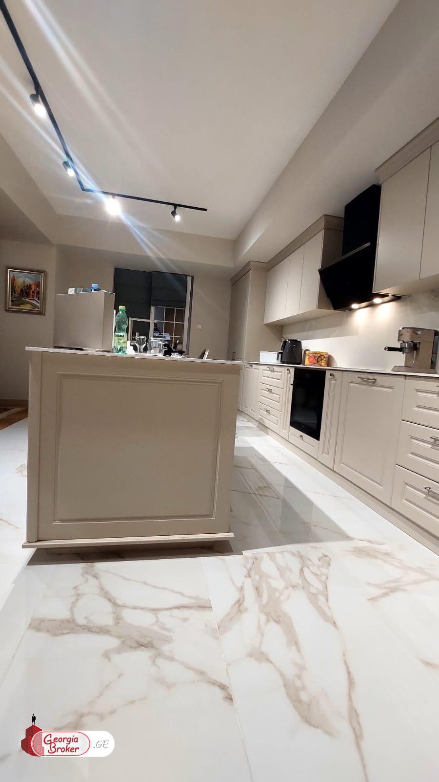 продается квартира с новым ремонтом 2-комнаты